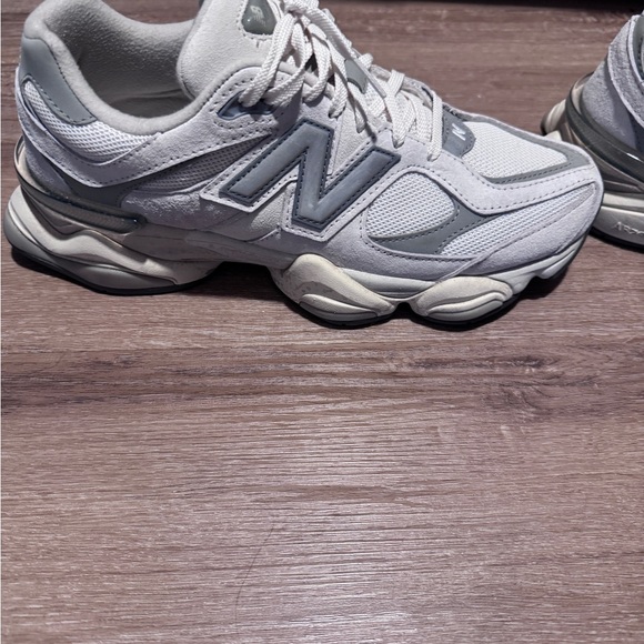 New Balance 9060 Sea Salt with concrete and silver metallic - Picture 5 of 7